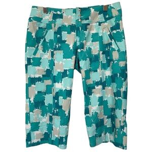 JoFit Golf Shorts Womens 8 Teal Gray Paint Splash Camo Patterned Capris Athletic